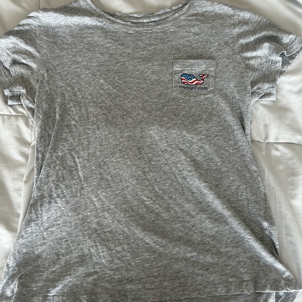 Vineyard Vines, XS american flag t shirt